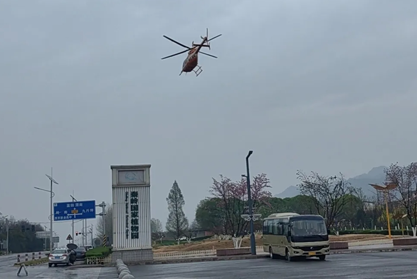 秦汉通航协助完成秦岭两名失联人员山地搜救